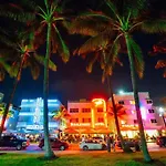 Lush Tropical Big Home Close To Airport, Calle 8, Coral Gables And Lots More Miami Amenities