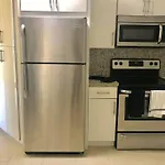 Location! Apartment In Coconut Grove With Parking