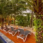 Waterfront Villa By The Glamhomes
