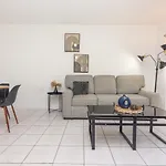 One Bedroom Apartment - With Parking & Balcony - Heart Of Wynwood