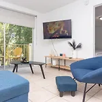 One Bedroom Apartment - With Parking & Balcony - Heart Of Wynwood