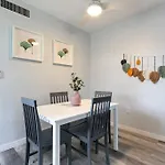 Loft Style 1B Apt , Fast Wi-Fi Virg14