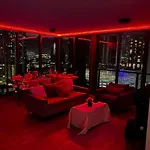 Spacious And Luxurious Apartment In Downtown Miami