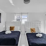 Stylish 2Bed 2Bath Over Brickell Skyline With Free Parking