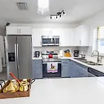 Close To Port Cruise, Steps To Wynwood. Up To 8 Pp
