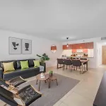 Amazing High-Rise Condo @Brickell With Pool