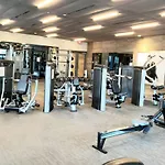 Amazing Studio Located In Upscale-Prime Location. Walking Distance To Restaurant