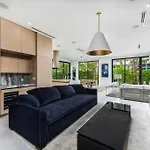 Villa In The Design District With Heated Pool Sleeps 10