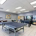 Glam Studio: Sleeps 4 X Pool X Gym X Parking