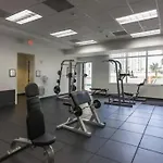 Chic Penthouse: 3Br X Pool X Gym X 2 Parking Spots