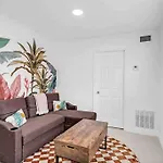 Luxury Miami Home! Next To Miami Beach & Airport