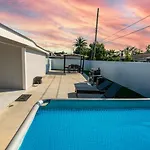 Modern 6 Bedroom Home With Pool And Bbq In Miami L34