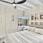 New Year And Holiday Charming Miami Riverfront Stay!
