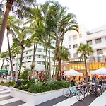 Serene Full Bed With 50 Inch Smart Tv, Netflix, Airplay, Mini-Fridge, And 500 Mbps Wifi Near Fiu, Dolphin Mall, Airport
