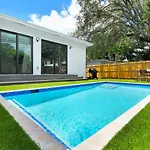 Radiance - Modern Design, Poolside Escape