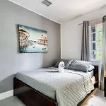 Welcoming 2-Br Apartment - 6 People V1