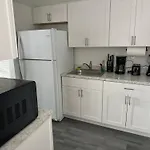 Cozy Unit Near Downtown Miami