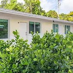 Large Stylish Studio Apartment In El Portal #3