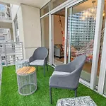 Urban Retreat - Location Pool Gym & Parking
