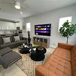 Cozy 4Bed Home In Calle 8 Miami
