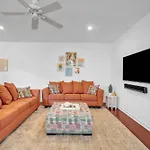 Center Grove - Lush & Spacious & New - 3 Bedrooms