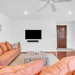 Center Grove - Lush & Spacious & New - 3 Bedrooms