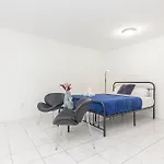 One Bedroom Apartment - With Parking & Balcony - Heart Of Wynwood