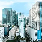 Bay Front Highrise Oasis In Brickell