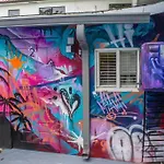 Cozy & Colorful Miami Art Canvas W/Hottub & Murals