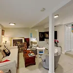 Miami Townhouse With Patio, Gazebo, Free Parking, Centrally Located