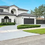 Villa Blanca 4Bd Mega Home W Games Bbq And More
