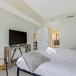 Modern Downtown Doral One-Bedroom Apt With Golf Course Views