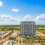 Modern Downtown Doral One-Bedroom Apt With Golf Course Views