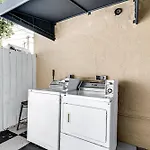 Comfy Little Havana Apt - Centrally Located Hv2