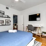 Comfy Little Havana Apt - Centrally Located Hv2