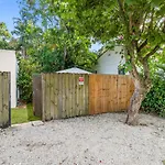 Enjoy Modern Oasis Private Patio - Near Beach