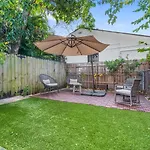 Enjoy Modern Oasis Private Patio - Near Beach