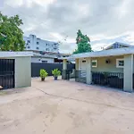 Renovated 2 Bd Home W/ Private Parking, Gallery & W/D