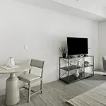 Landing Modern Apartment With Amazing Amenities