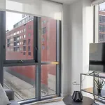 Landing Modern Apartment With Amazing Amenities