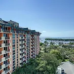 Cozy 1 Bedroom Unit Located In A Condo Hotel In The Heart Of Coconut Grove Free Parking