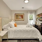 Designer Home W Pool & Firepit - 7 Min To Brickell