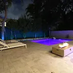 Designer Home W Pool & Firepit - 7 Min To Brickell