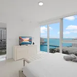 2B2B W Water View - Free Parking - Pool - Lux Spa