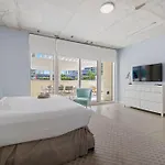 516-2Bd2Ba Midblock Apartment Free Parking