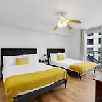 Confortable Apartment With Pool And Gym