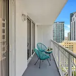 Confortable Apartment With Pool And Gym