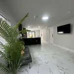 Luxe 3 Bed & 3 Bath Minutes From Design District