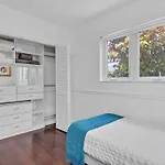 6 Bedrooms Oasis Treat With Oversized Pool, 9 Minutes To The Beach
