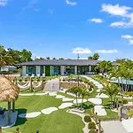 Wonderlake Infinity Pool Resort L66